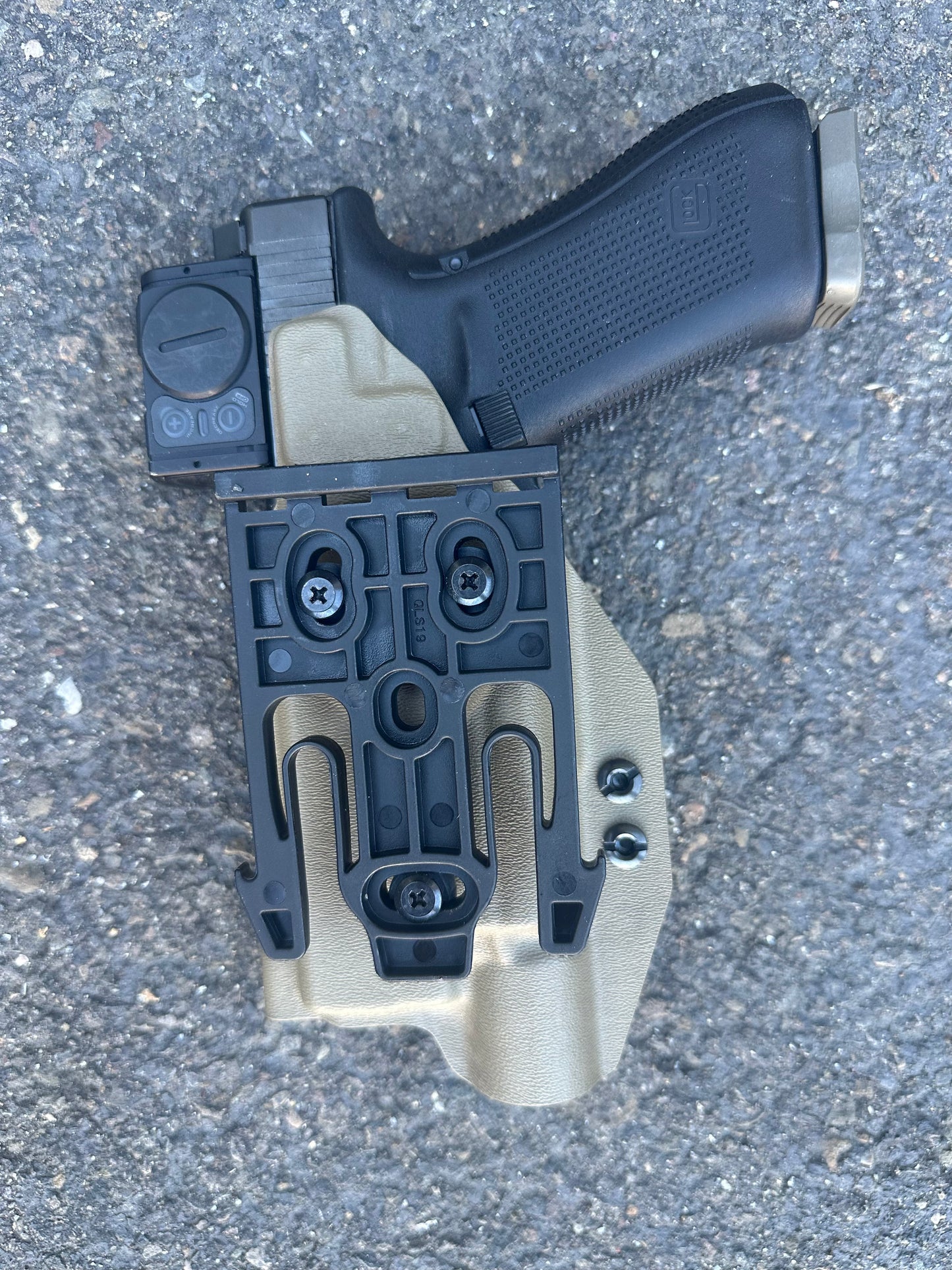 Glock 47/22/17/19/19X45/23 with X300 & QLS fork