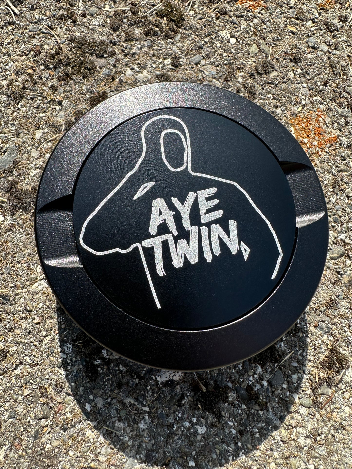 Twin tins “Aye Twin” official